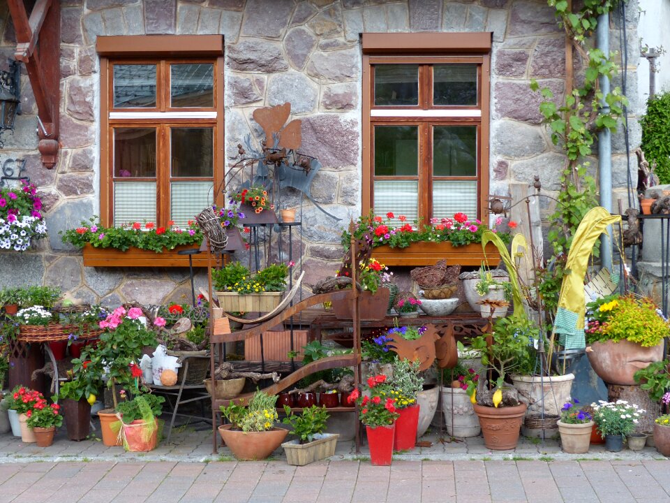 House facade outdoor photo