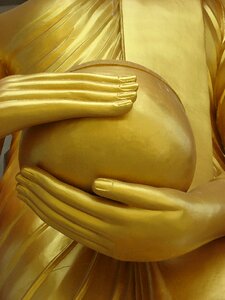 Alms monks buddhism