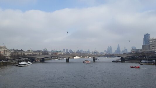 Bridge thames mist