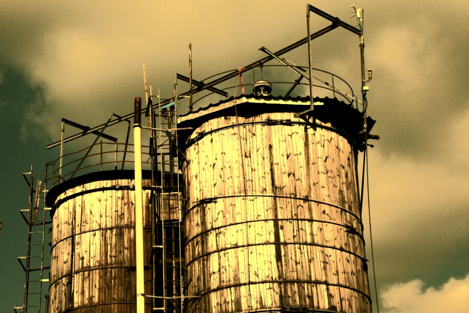 Old old silo sky