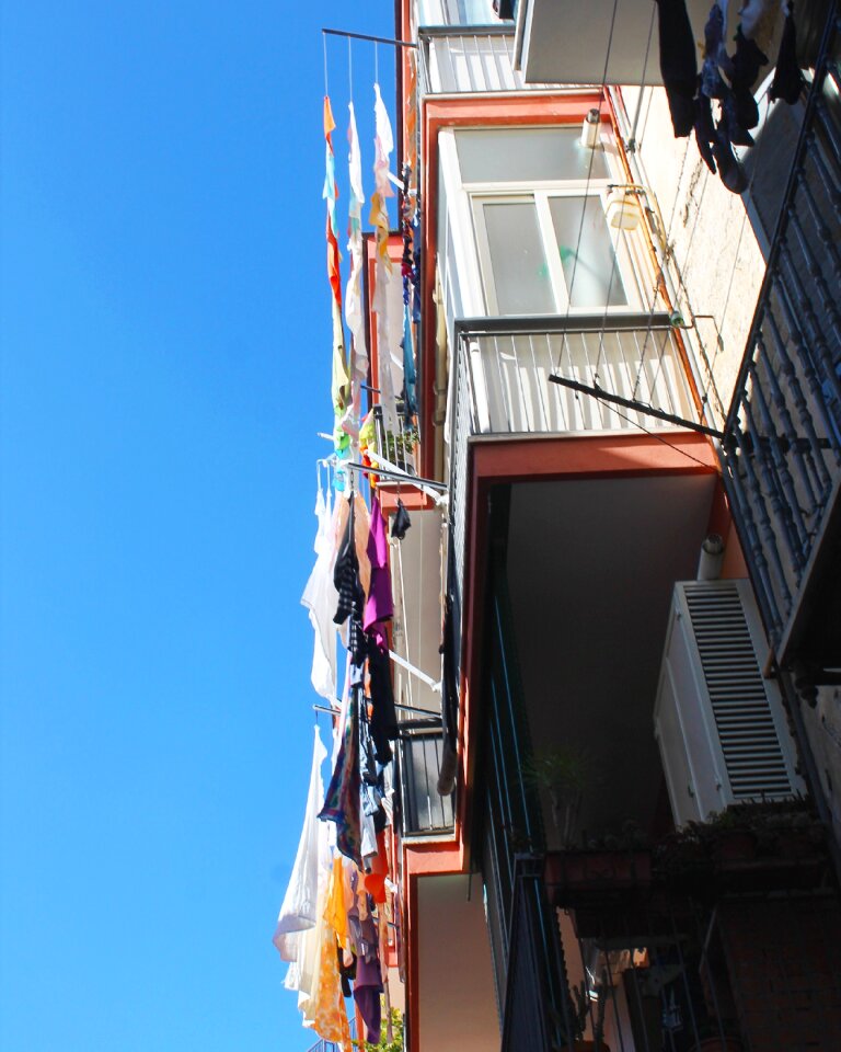 Clothing hanger building