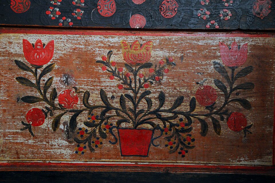 Flowers wooden box folk