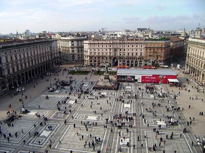 Milan piazza duomo