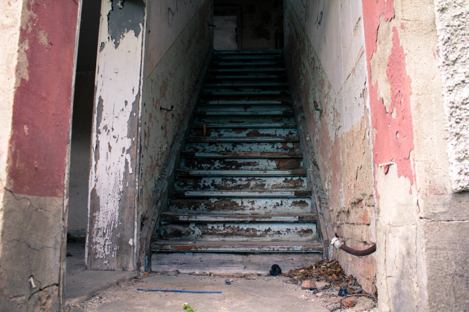 Building lapsed ruin