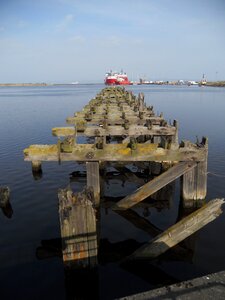 Ship sea web