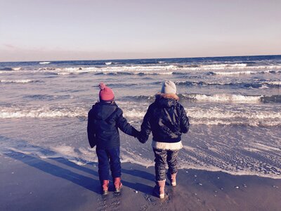 Children sea winter