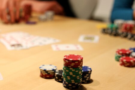 Profit poker game play photo