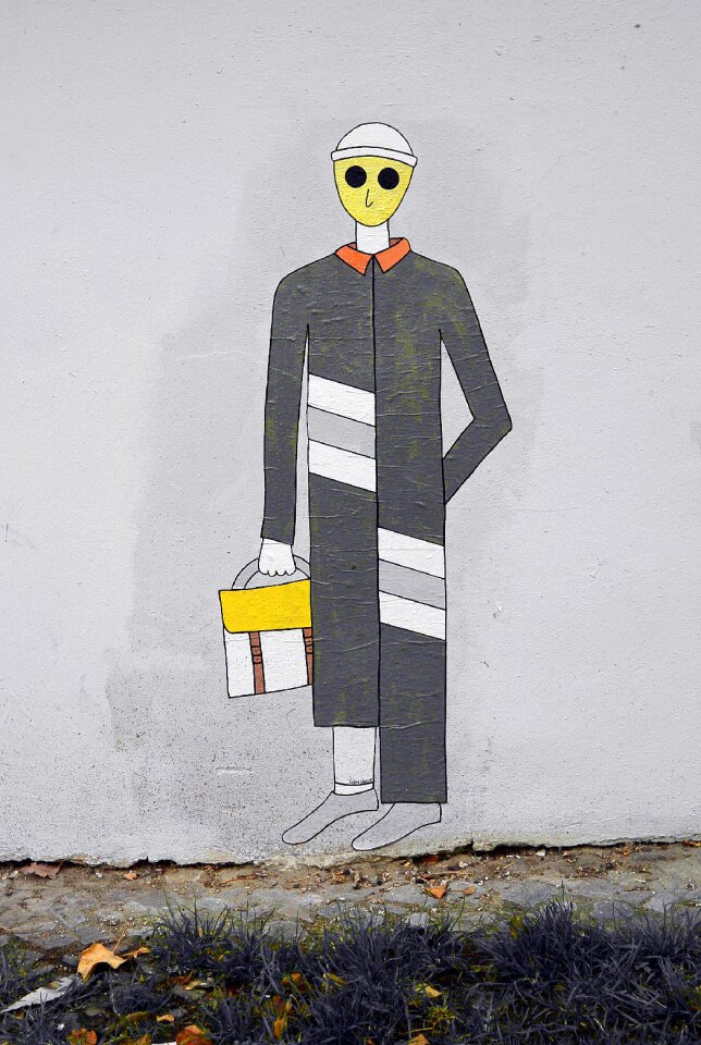 Mural sprayer wall