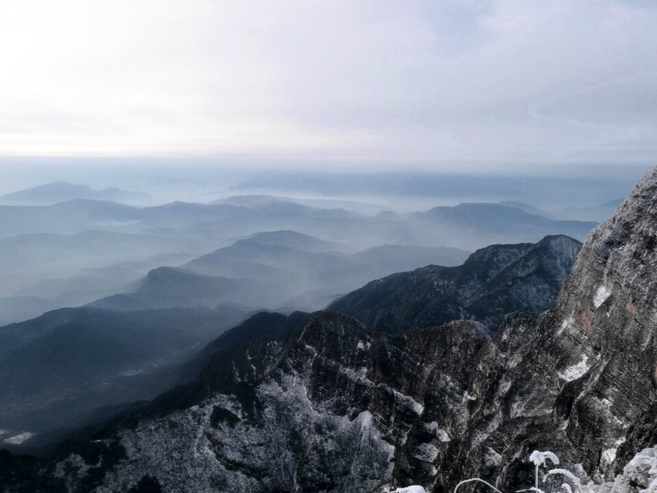 Snow mountain emeishan snow