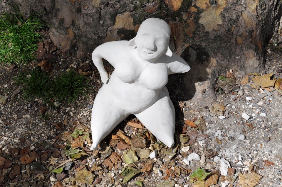 Sculpture body stature