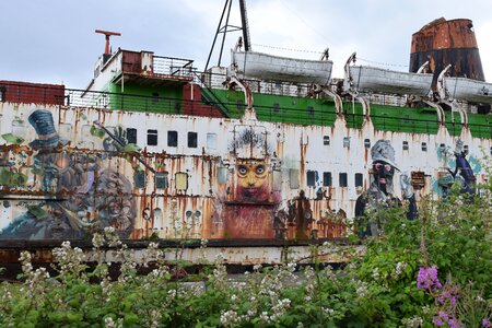 Ship dirty grungy