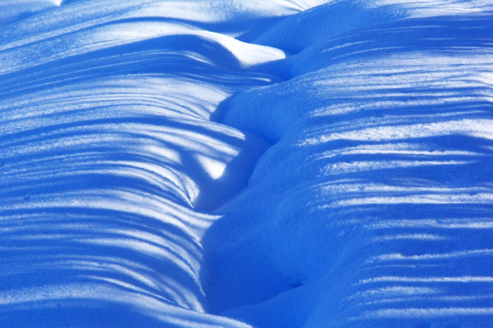 Snow light and shadow color