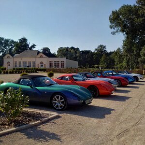 Cars rally prestige