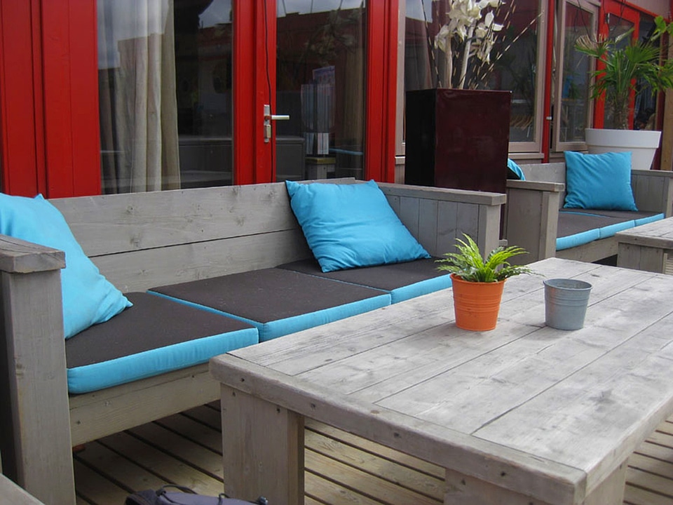 Bank bank seat wood