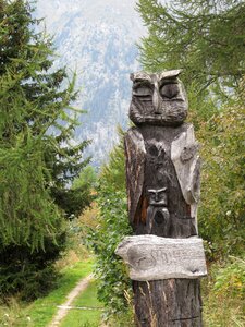 Carving carved eagle owl