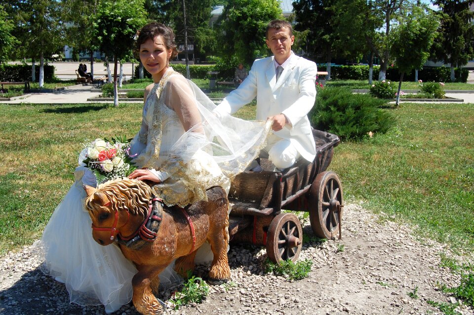Stroll just married nature