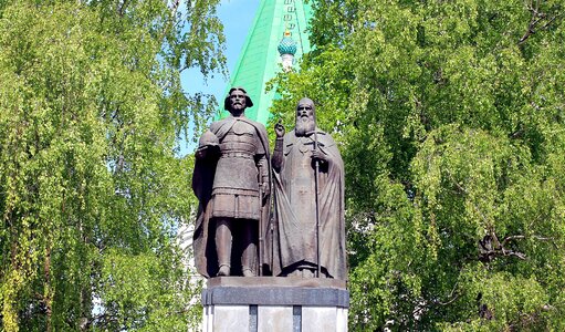 Monument george simon