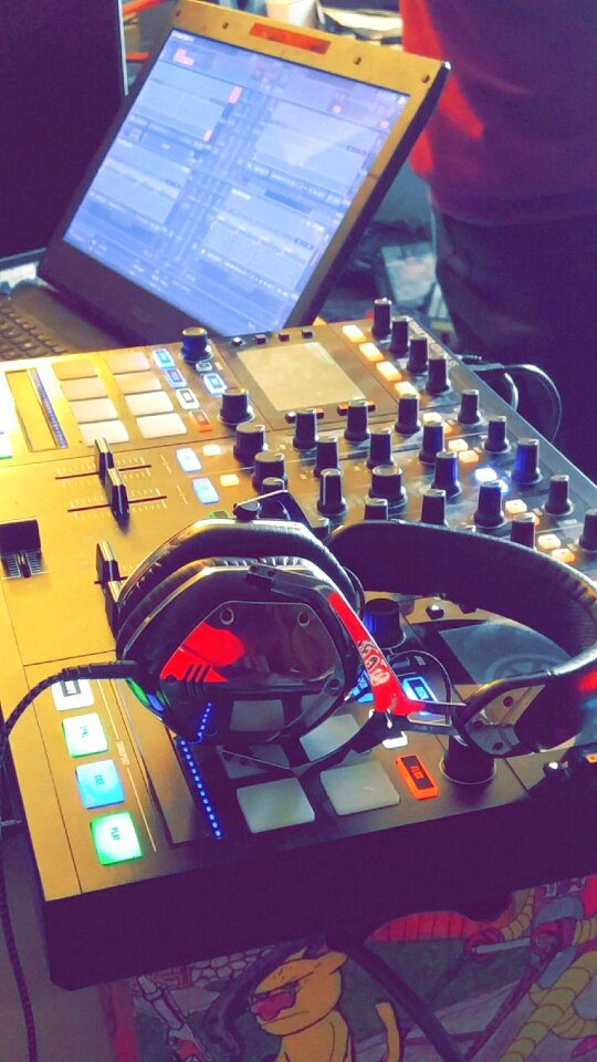 Band headphones