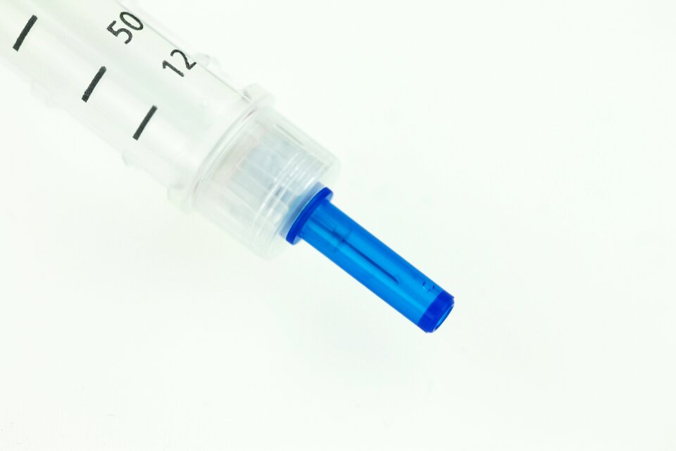 Insulin spray needle