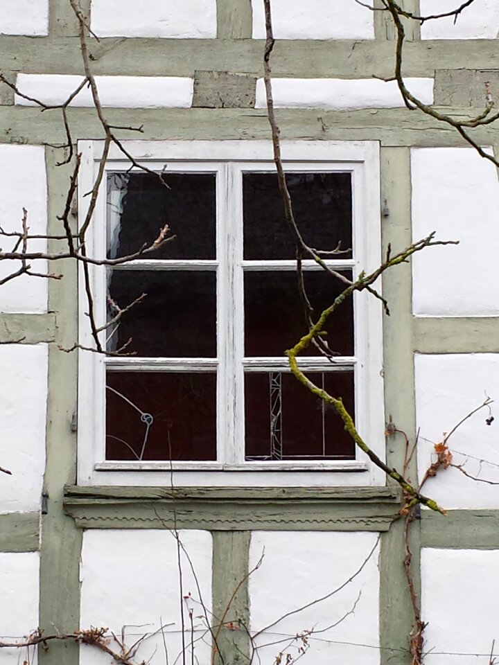 Farmhouse window truss