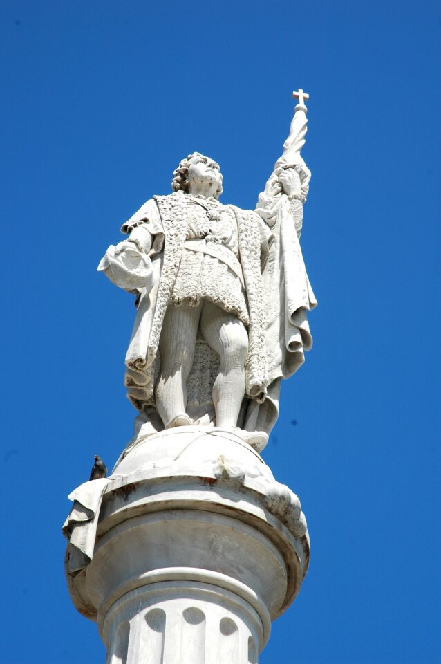 Rico statue