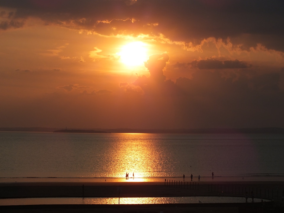 Beach sea horizon