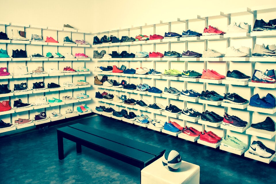 Shelf spot shoes selection