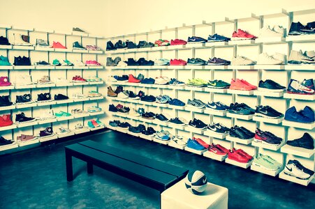 Shelf spot shoes selection
