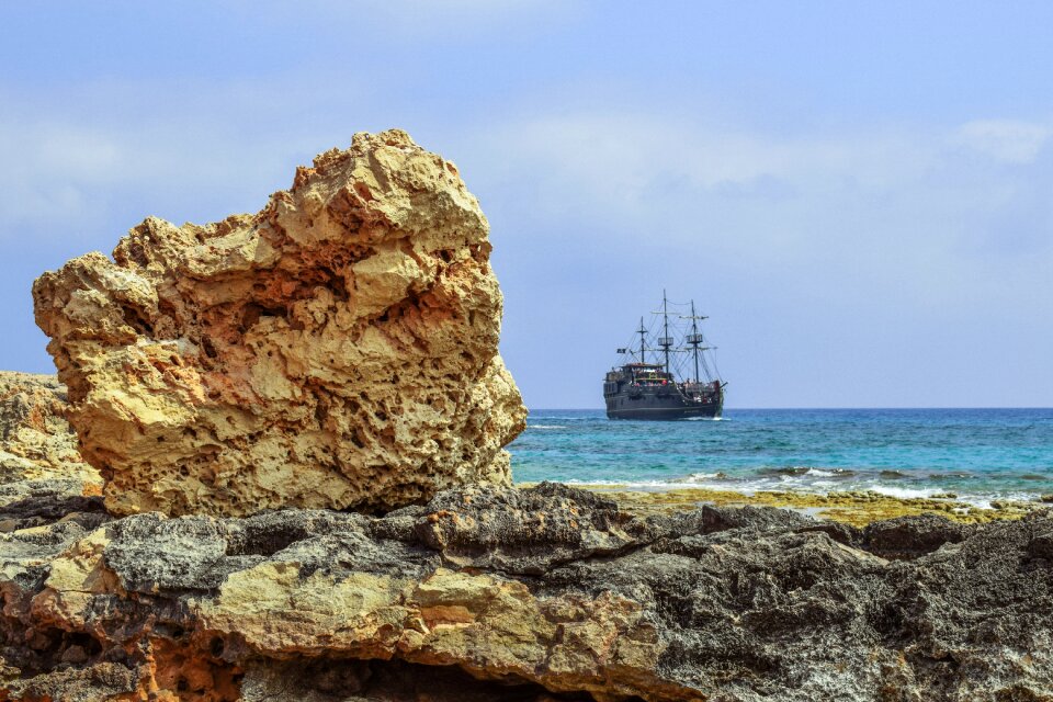 Pirate ship sailboat sea