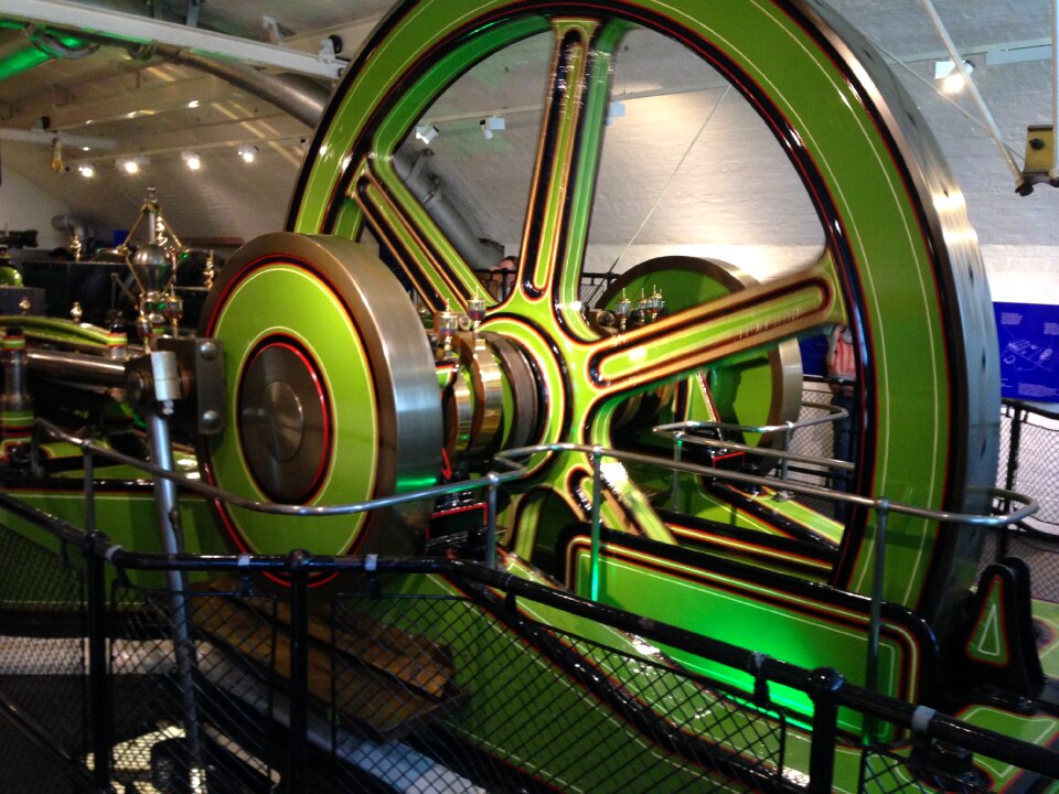 London engine room lifting device