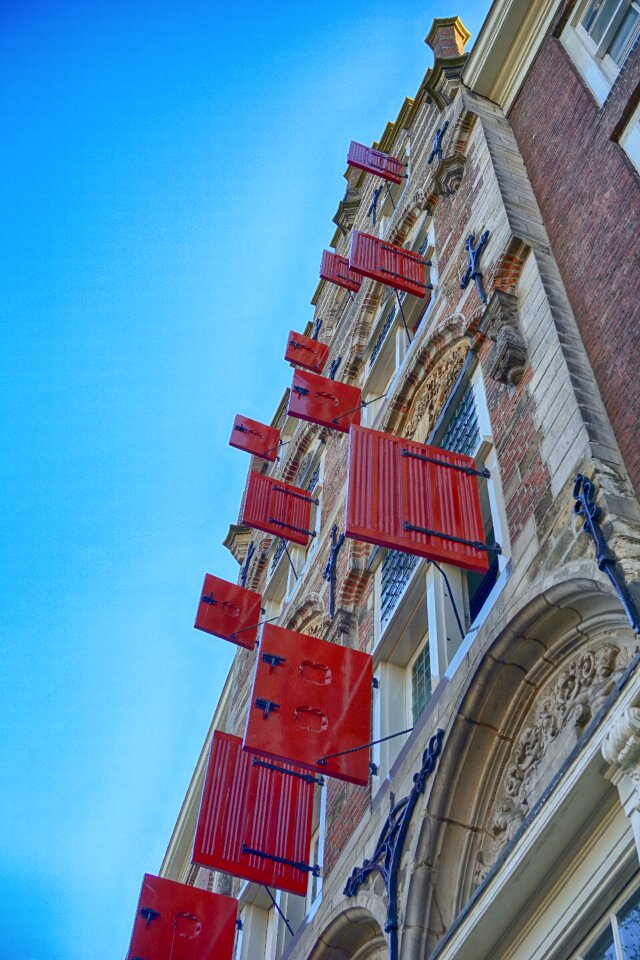 Architecture hauswand red