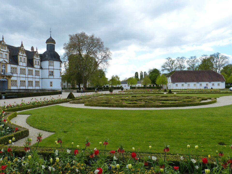 Schloß neuhaus places of interest park