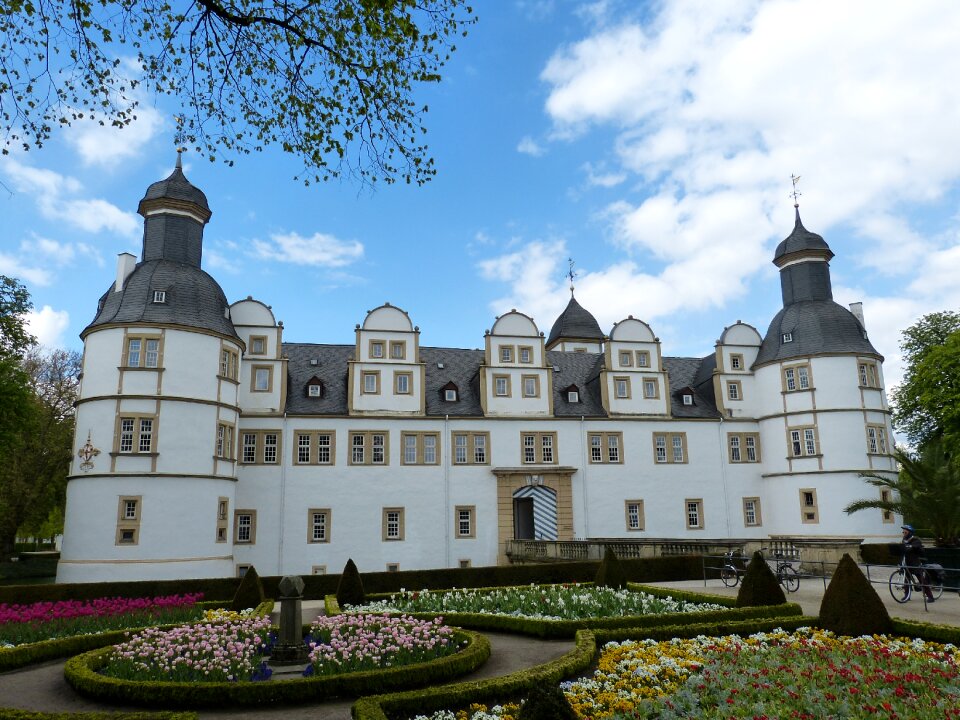 Schloß neuhaus places of interest park