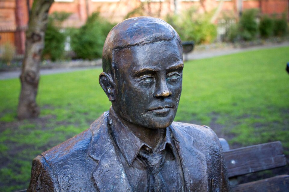 Manchester england statue