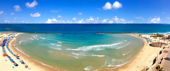 Sea wave vacation