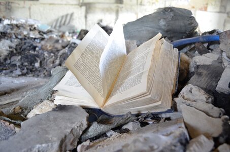 Book abandoned book garbage