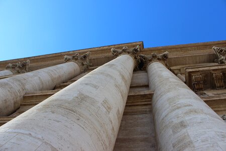 Rome saint pierre pillars