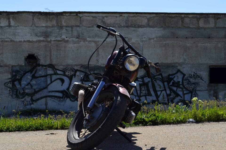 Motorcycle wall graffiti