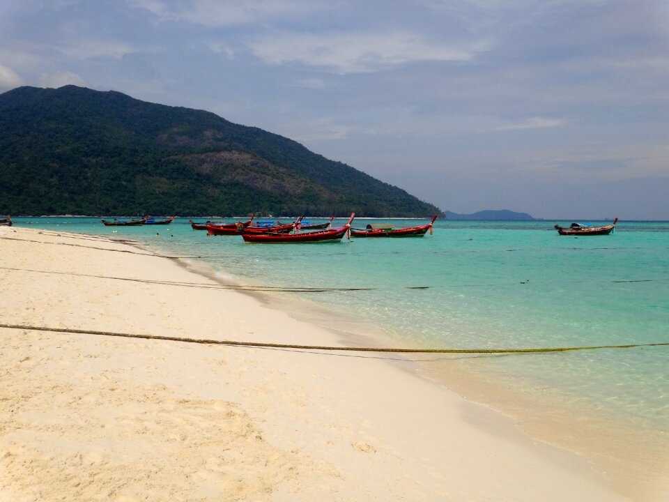 Long tail sea water