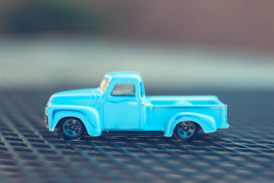 Toy transportation vehicle