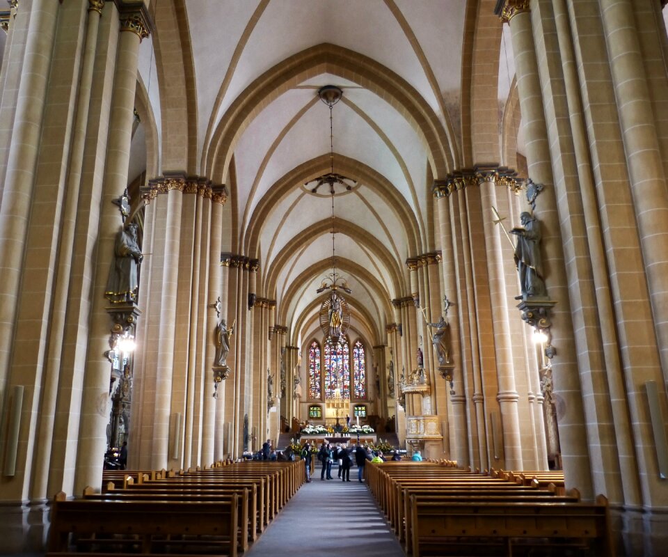 Places of interest church dom