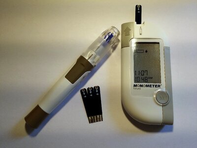 Medical syringe insulin photo