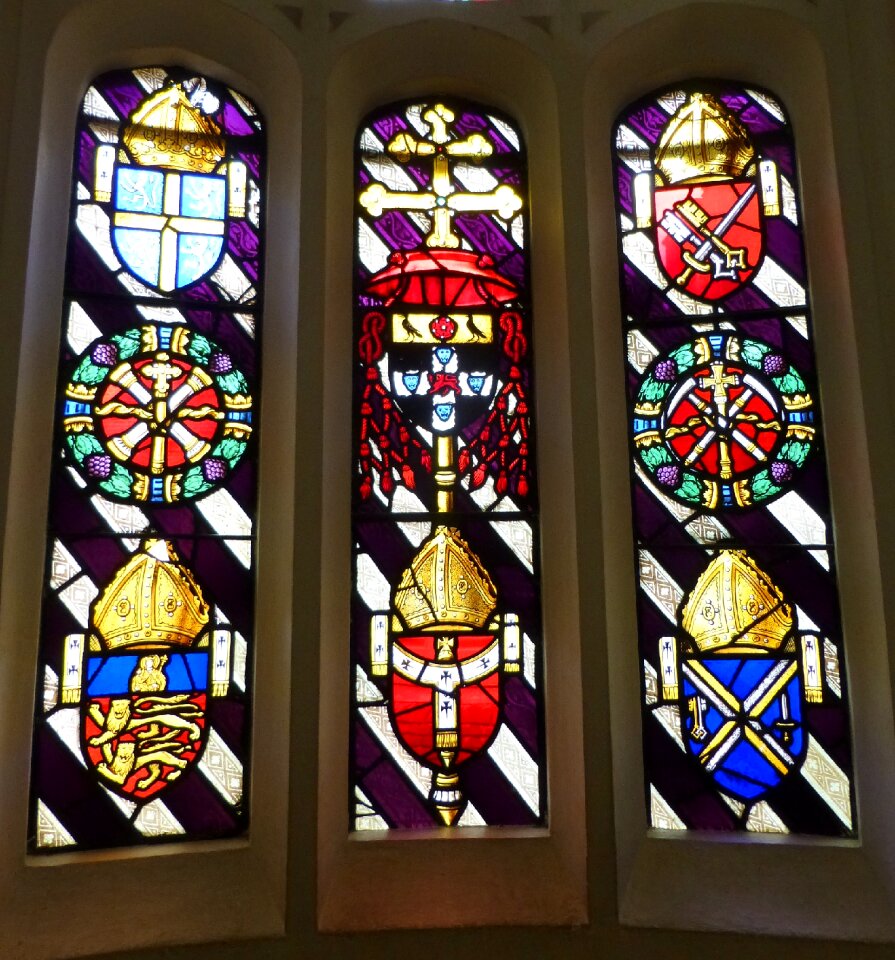 Window decorative tudor