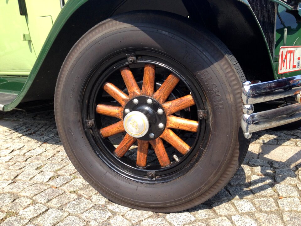 Motor vehicles classic cars antique car spoke wheel