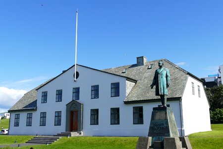 Monument government building
