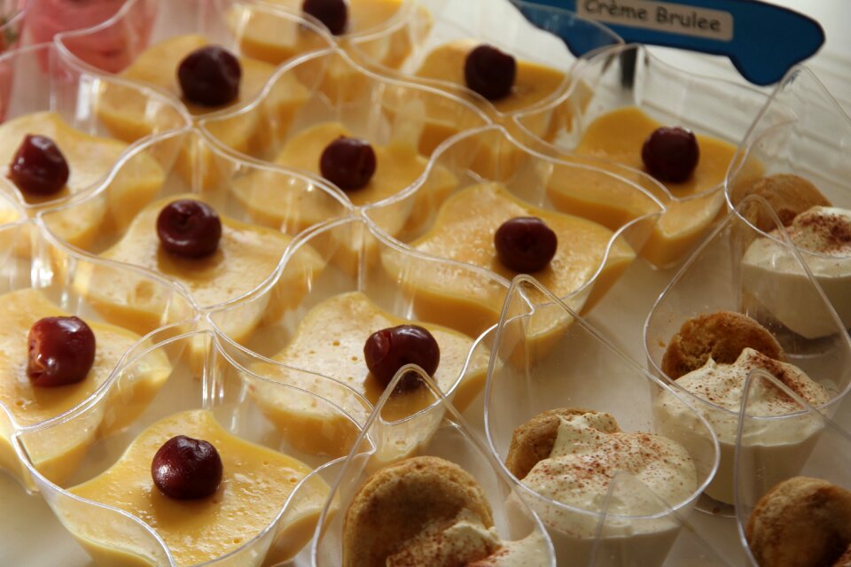 Dessert pudding creme bruleé