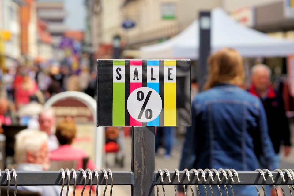 Sale note advertising