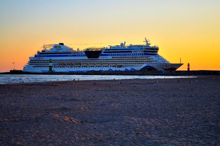 Cruise warnemünde sunrise photo