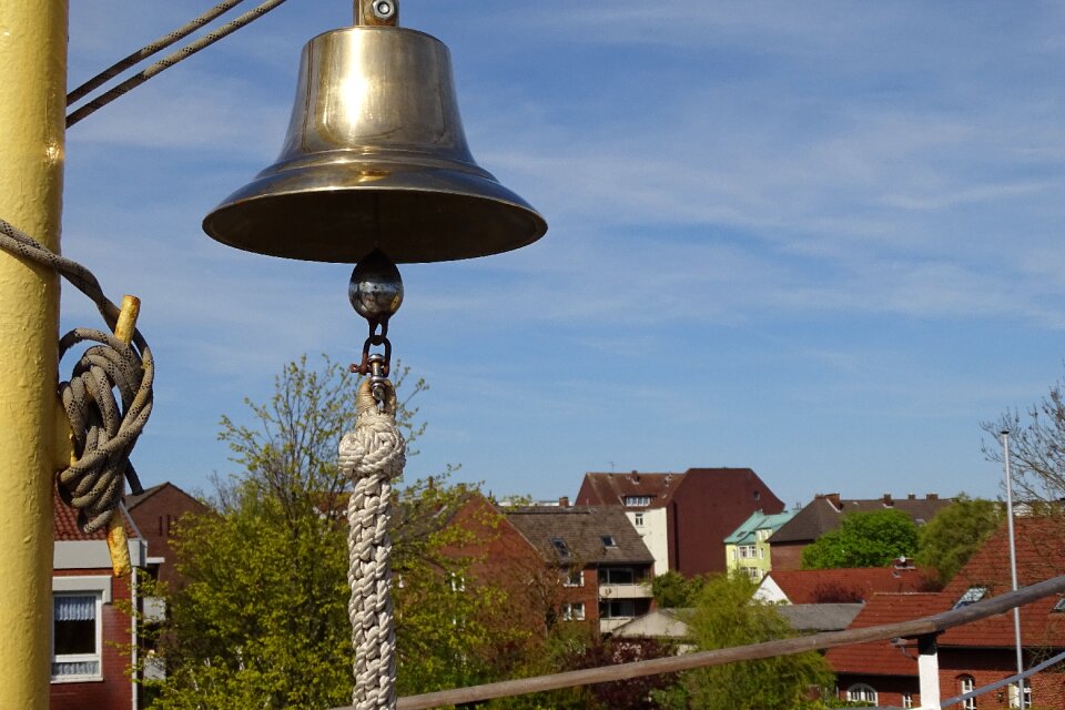 Ship bell me sail training ship