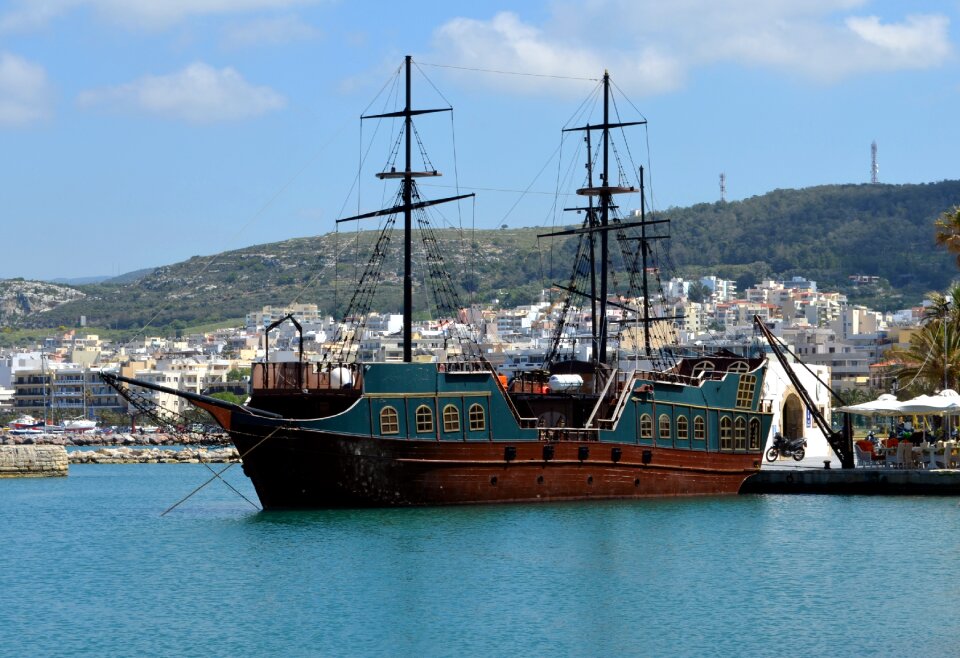 Heraklion crete seafaring shipping